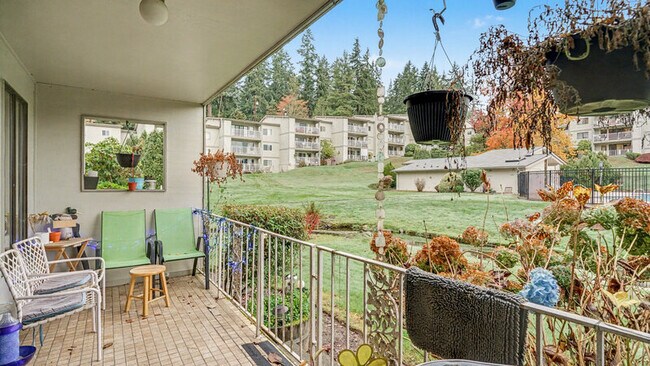 Building Photo - 13073 15th Ave NE