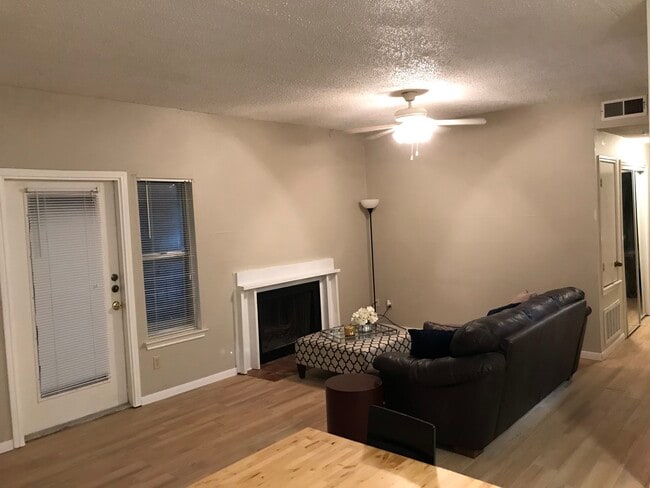 Building Photo - 3115 Tom Green St