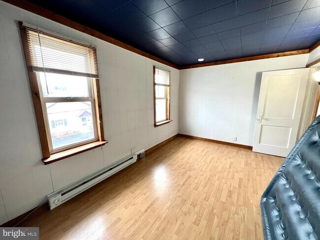 Building Photo - 145 N Nice St