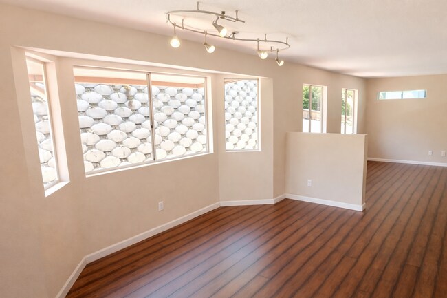 Building Photo - 2360 Dusk Dr