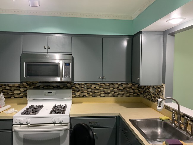 Building Photo - 64 Bond St