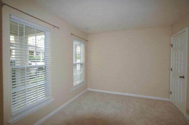 Building Photo - 136 Dove Cottage Ln