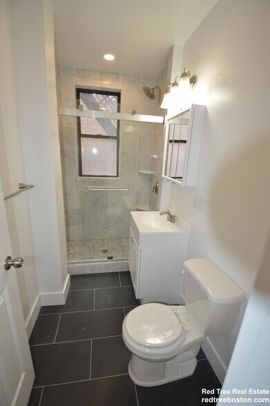 Building Photo - 11 Queensberry St