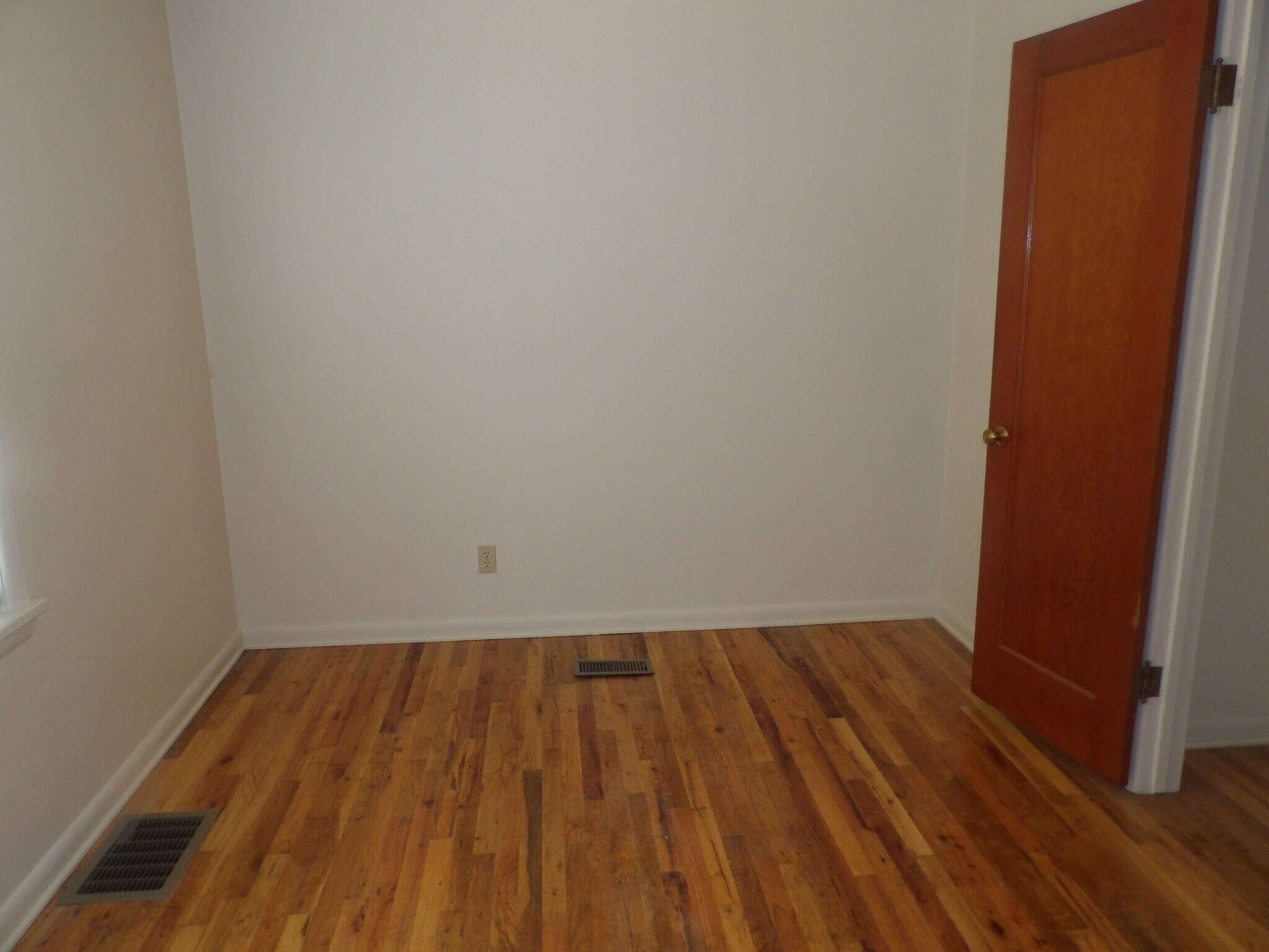 Building Photo - 1501 N Cedar St