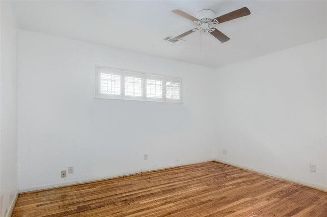 Building Photo - 4015 Mischire Dr