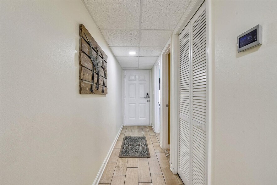 Building Photo - 2858 Joan Ave