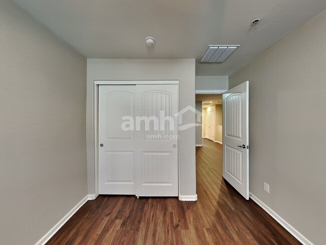 Building Photo - 20772 W Thomas Rd