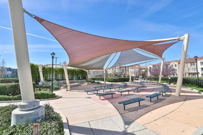 Building Photo - Milpitas Penthouse Condo 2 bed / 2 bath, m...