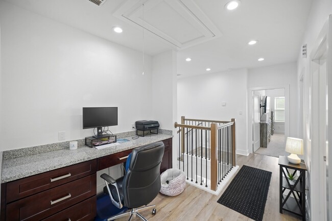 Building Photo - 4402 McKinley St