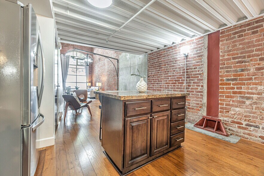 Building Photo - 400 Spear St