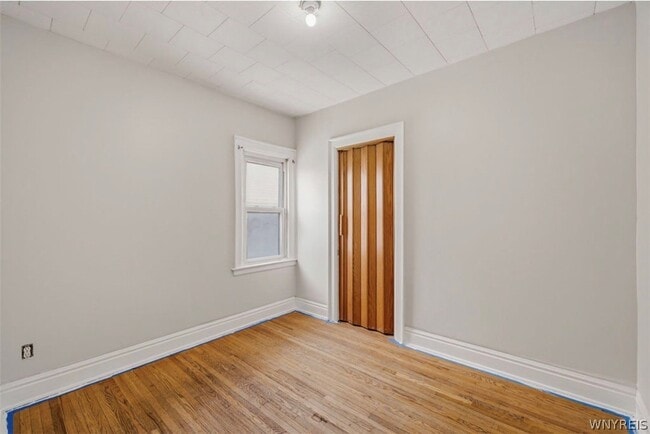 Building Photo - 1067 Tonawanda St