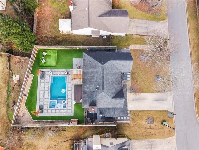 Building Photo - 425 Mikasa Dr