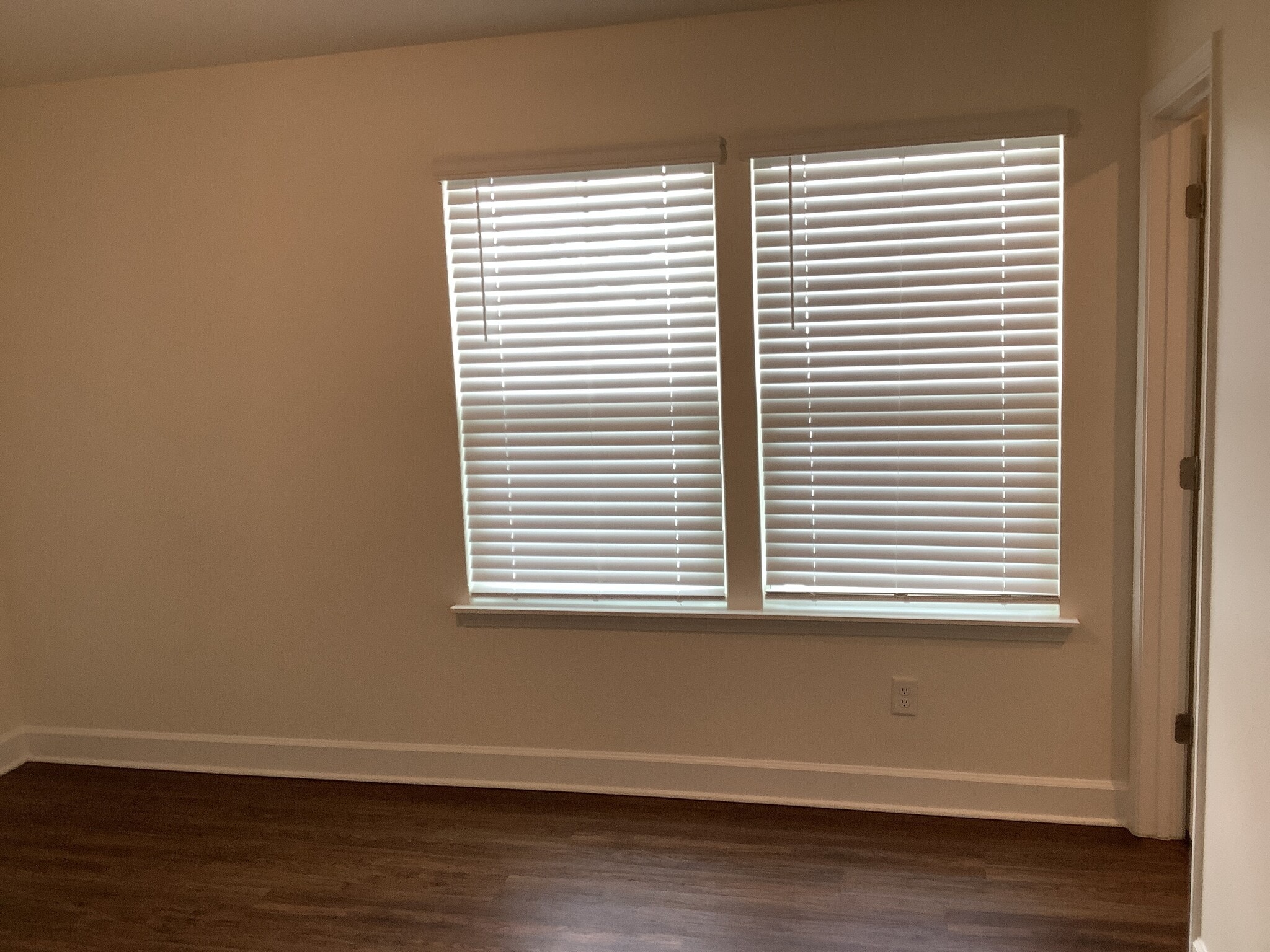 Building Photo - 10327 Watercrest Ct