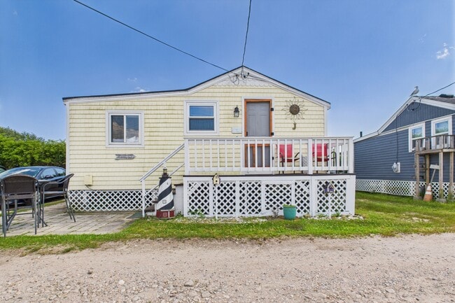Primary Photo - 271 Great Island Rd