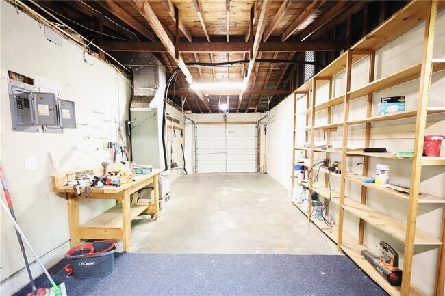 Building Photo - 4115 W Platt St