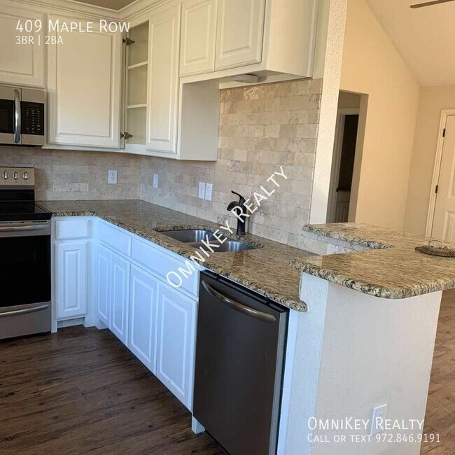 Building Photo - 409 Maple Row