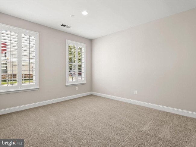 Building Photo - 5803 Lois Ln