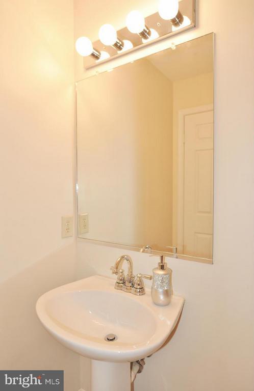 Building Photo - 7411 Salford Ct