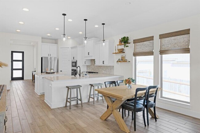 Building Photo - 378 Carpenter Hill Dr