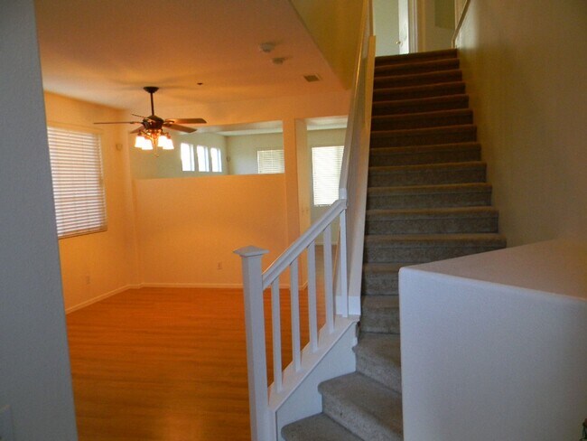 Building Photo - 11166 Pondfield Ct