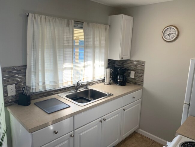 Building Photo - 13805 S Indian River Dr