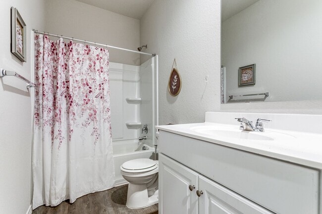 Building Photo - 3-BEDROOM NEWER CONSTRUCTION IN CONVERSE
