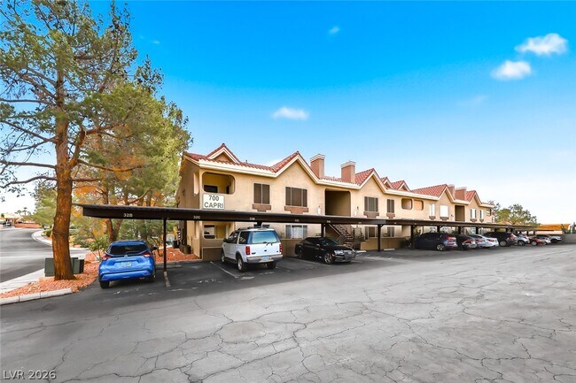 Building Photo - 700 Capri Dr