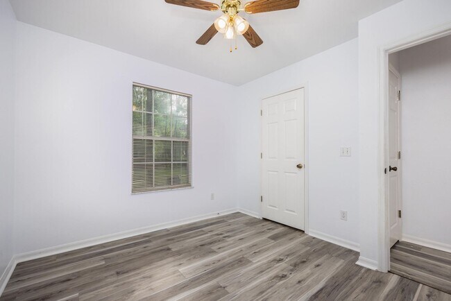 Building Photo - 6106 SW 85th St