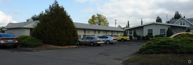 Building Photo - Brookpine Apartments