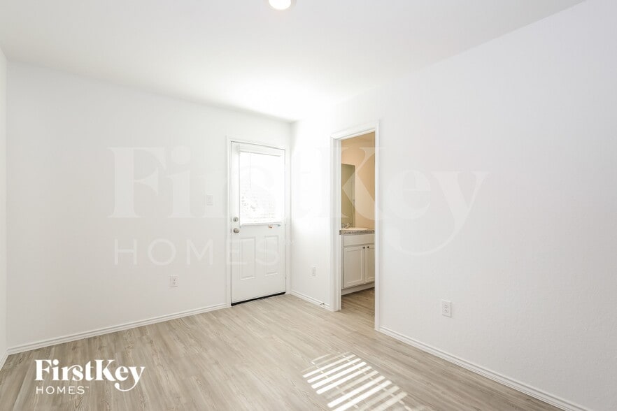 Building Photo - 8323 Piedra Medina