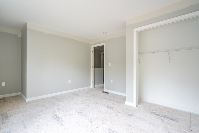 Building Photo - 86 Reservoir Dr