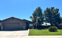 Building Photo - Charming 3-Bedroom Home with Wood Flooring and Large Yard in Yuma