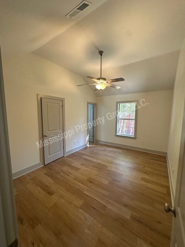 Building Photo - 3BR/3BA For Rent