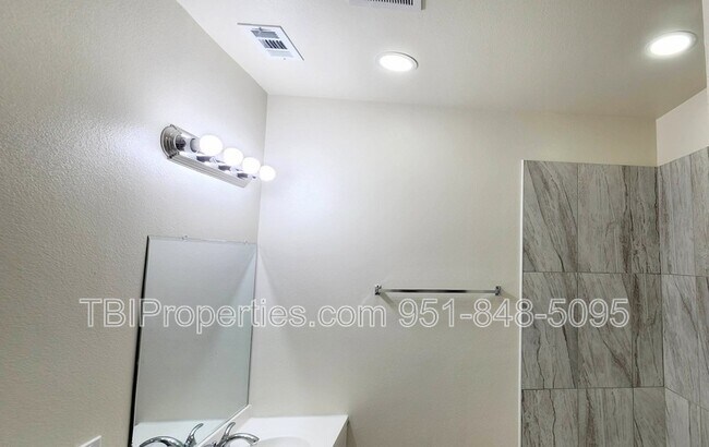 Building Photo - 1417 N Pennsylvania Ave