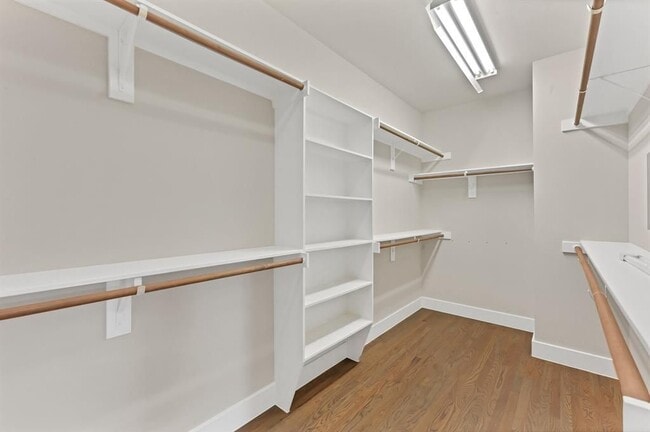 Building Photo - 4411 Hershe St