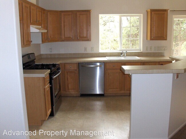 Building Photo - 3 br, 2 bath House - 18244 Alps St.