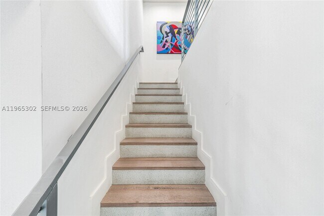 Building Photo - 640 Fernwood Rd