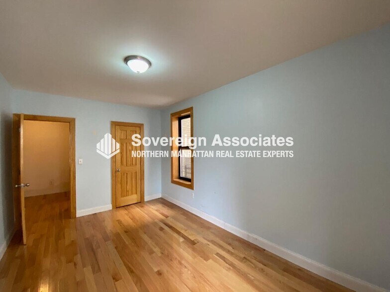 Building Photo - 609 W 196th St