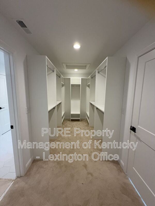 Building Photo - 1089 Squirrel Nest Ln