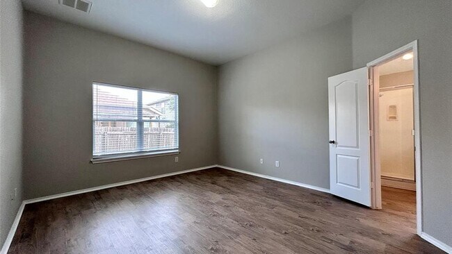 Building Photo - 2037 Rachel Ln