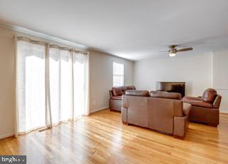 Building Photo - 8931 Park Forest Dr