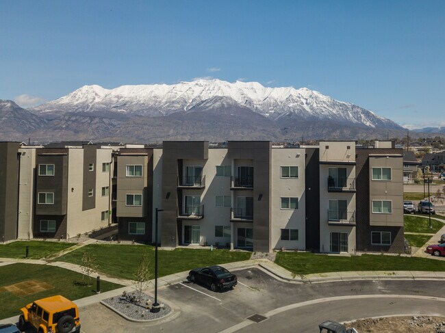 Building Photo - 265 N 670 E