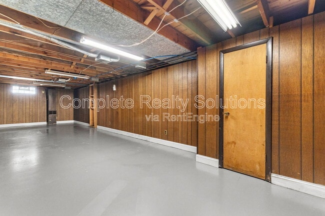 Building Photo - 8881 Darnell Pl