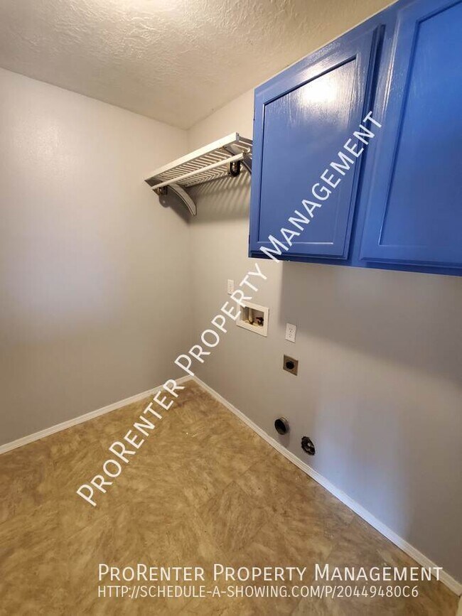 Building Photo - 1005 N 740 W