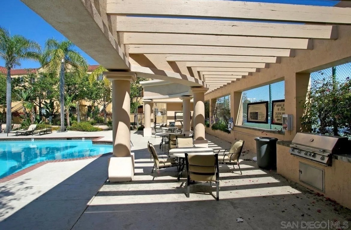 Building Photo - 3957 Nobel Dr
