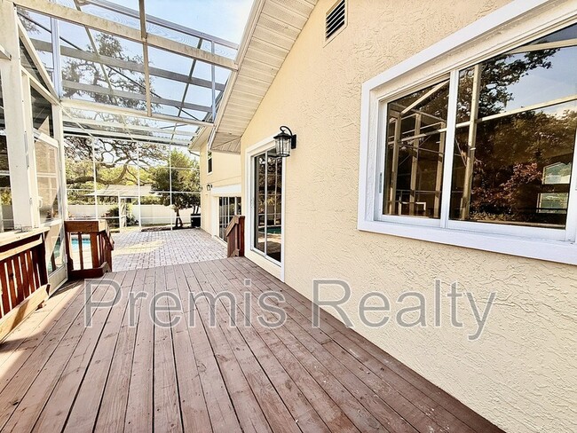 Building Photo - 957 Weathersfield Dr