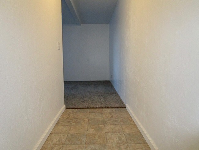 Building Photo - 300 Union St