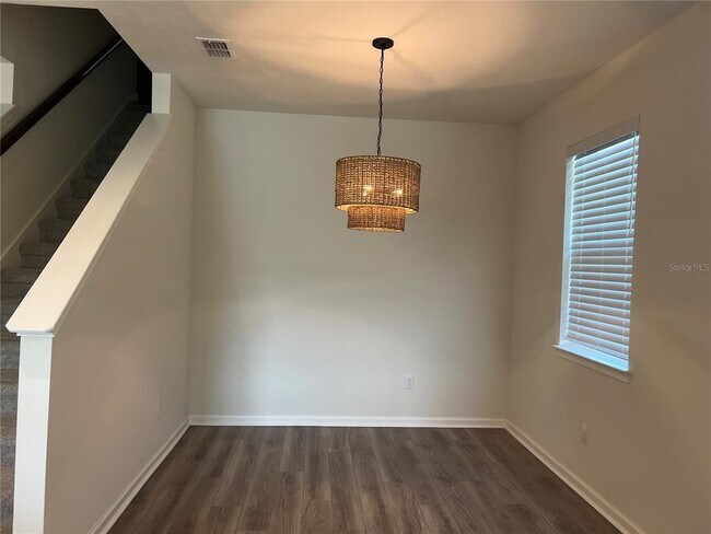 Building Photo - 5531 Pleasantview Ct