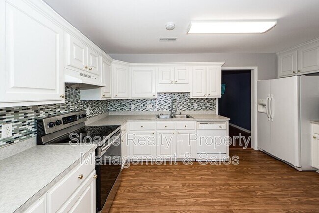 Building Photo - 7856 High Maple Cir