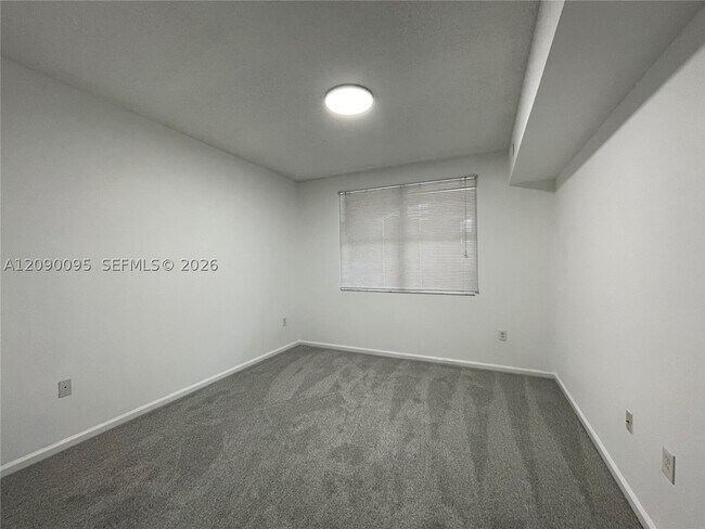 Building Photo - 17125 N Bay Rd
